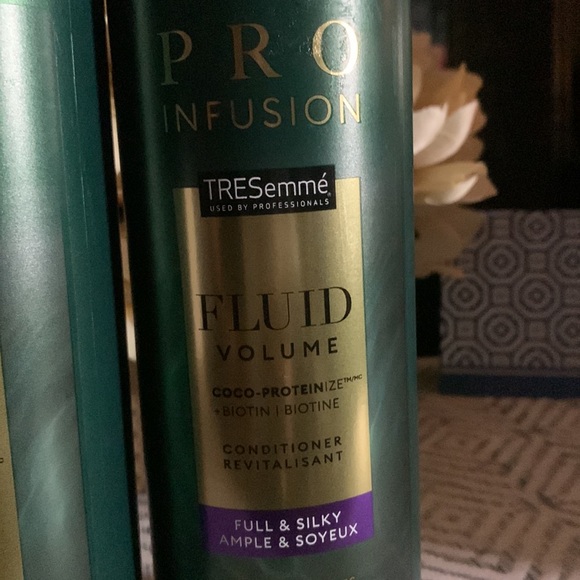 Set Of TRESemme’ Fluid Volume Conditioners - Picture 7 of 10